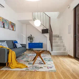 Pop Art, Duplex Coqueto En El Corazon De Seville
